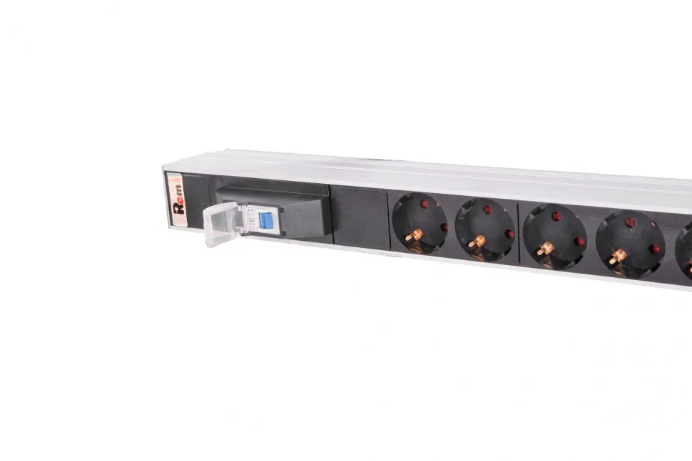 Блок розеток  19", Rem-16, с авт., 7 розеток Schuko, 16А, колодка, Rem
